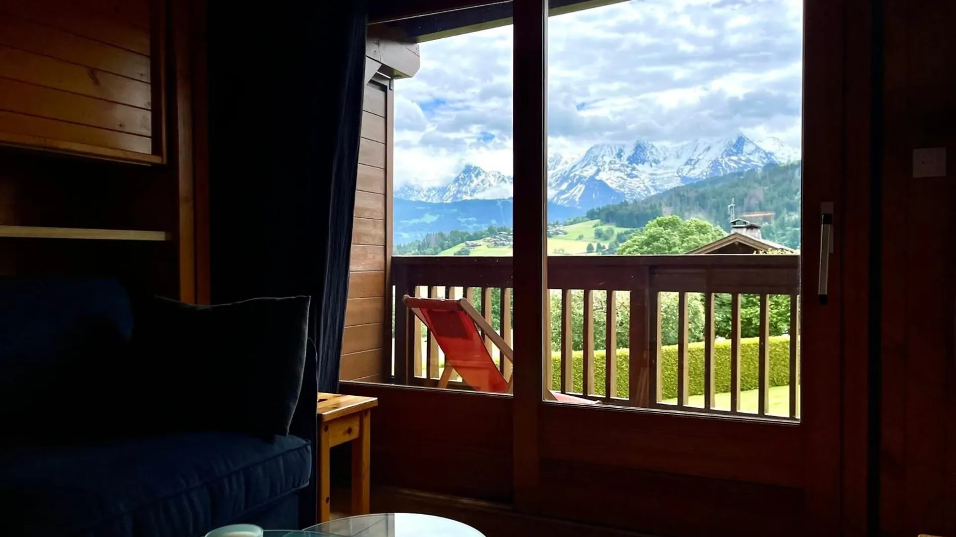 Studio With Balcony Close To The Slopes コンブルー 0*,